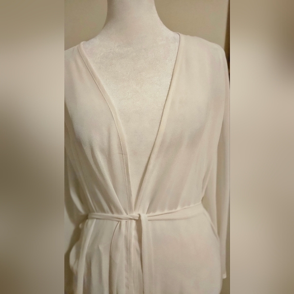 VICTORIA'D SECRET Sheer short robe In Ivory.  One size. NWT - Picture 3 of 12